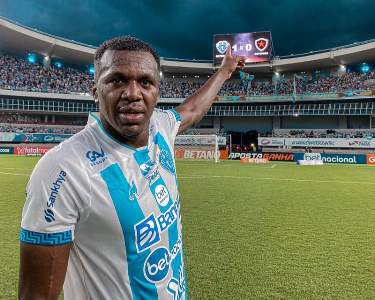 Futebol Solidário reúne ex-jogadores no estádio Mangueirão