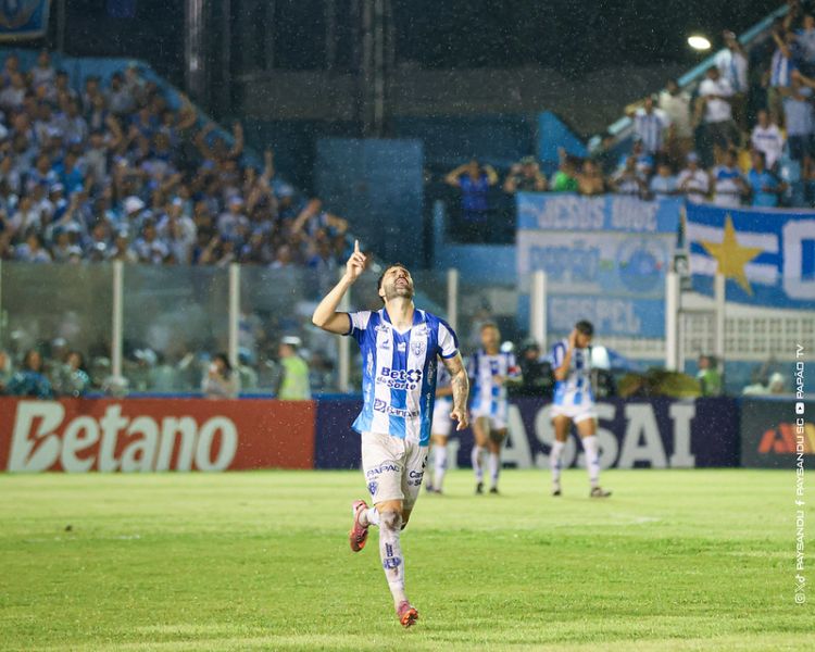 Papão é duramente prejudicado pela arbitragem em empate dentro de casa