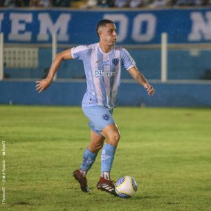 Lucca celebra estreia como titular na equipe