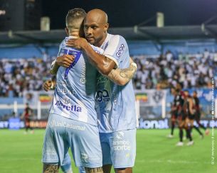 Prejudicado pela arbitragem, Papão luta bastante e empata com o Atlético-GO