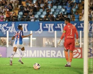 Papão goleia em clássico e está na semifinal do Campeonato Paraense